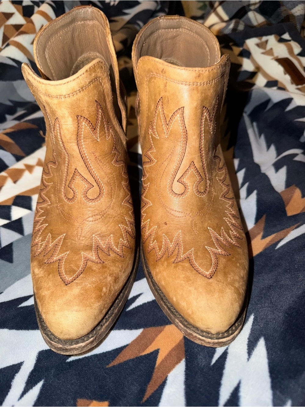 Ariat Dixon women’s 8.5 booties